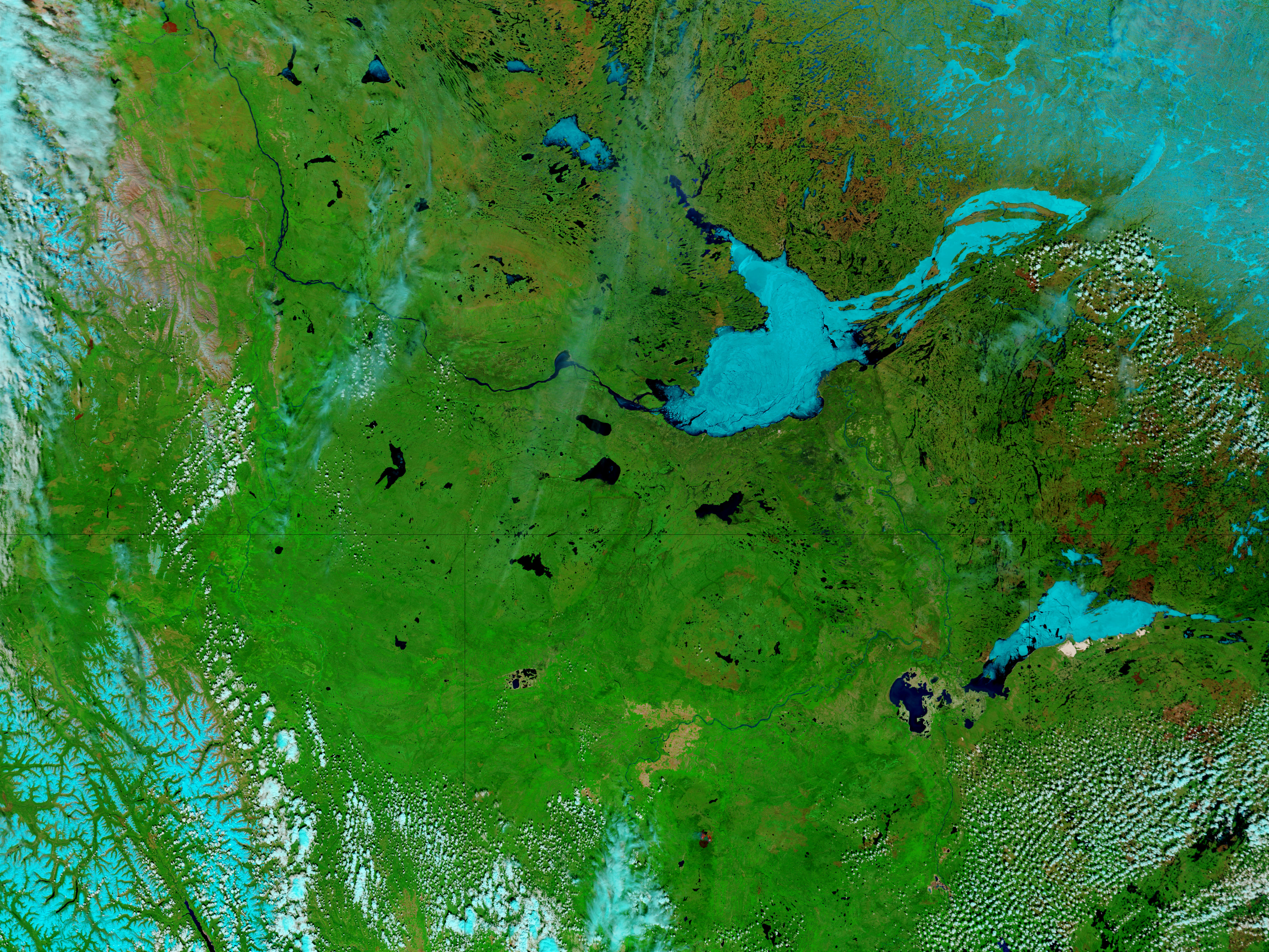 Озеро атабаска северная америка. Большое Невольничье озеро. Невольничье озеро Канада. Невольничье озеро Северная Америка. Атабаска озеро в Северной Америке.