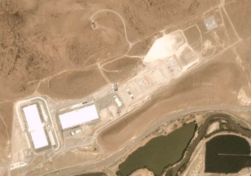 Satellite view of an Apple data center in Reno, Nevada Full size Gifex