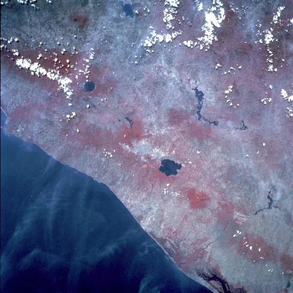 Mapa Satelital, Foto, Imagen Satelite de San Salvador, El Salvador (infrarojo)