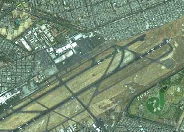 Photo, Image et Carte Satellite de l'Aaéroport international de Mexico D.F.